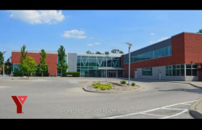 Rare 3 Bedroom Luxury Close to Lake